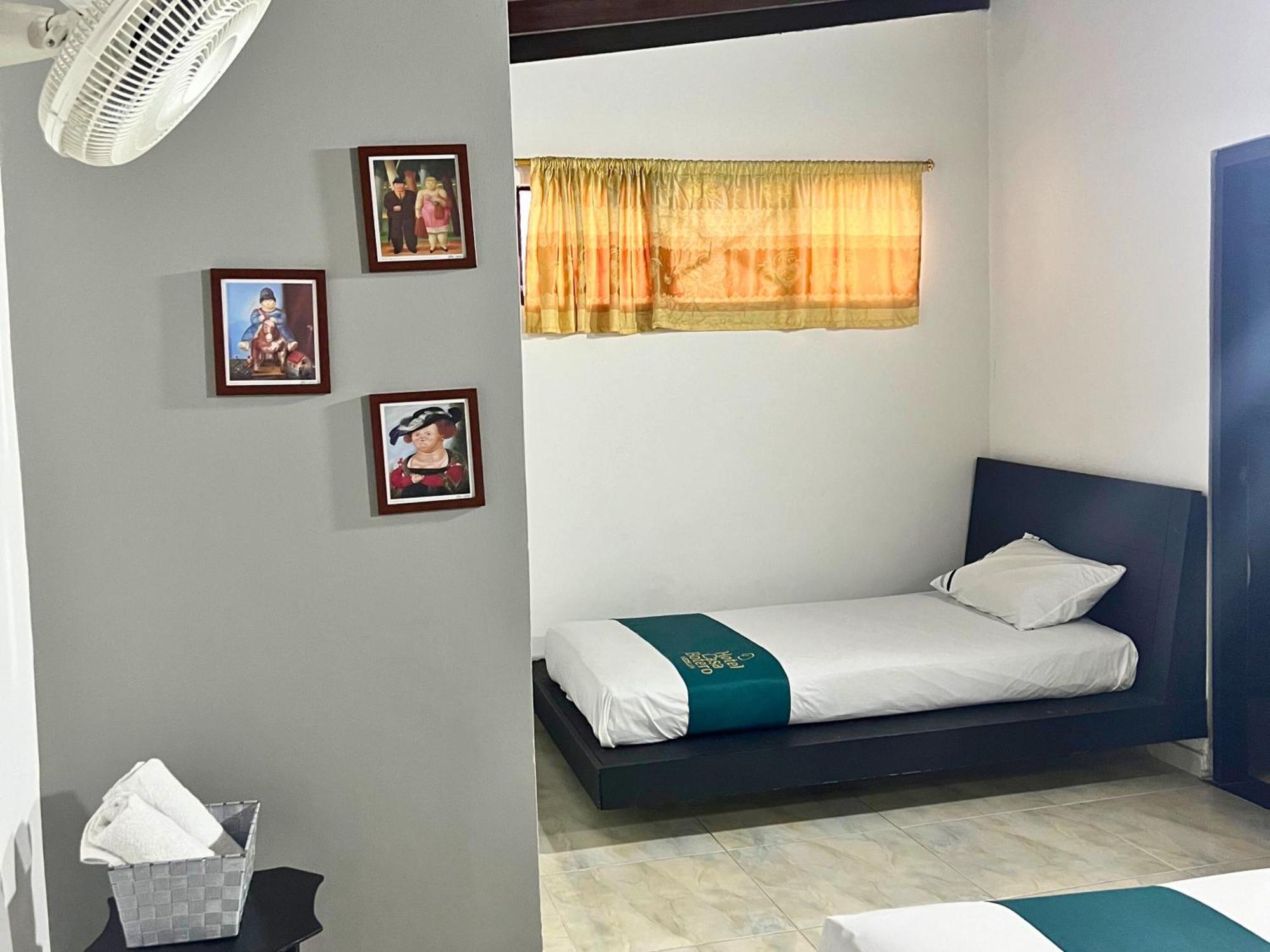 Hotel Casa Botero Medellin Bagian luar foto