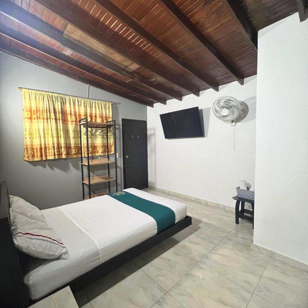 Hotel Casa Botero Medellin Bagian luar foto