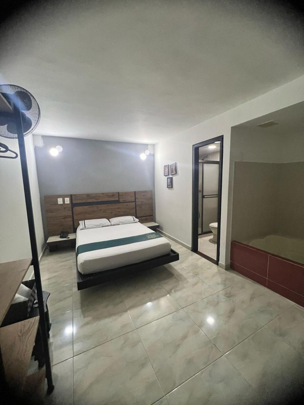 Hotel Casa Botero Medellin Bagian luar foto